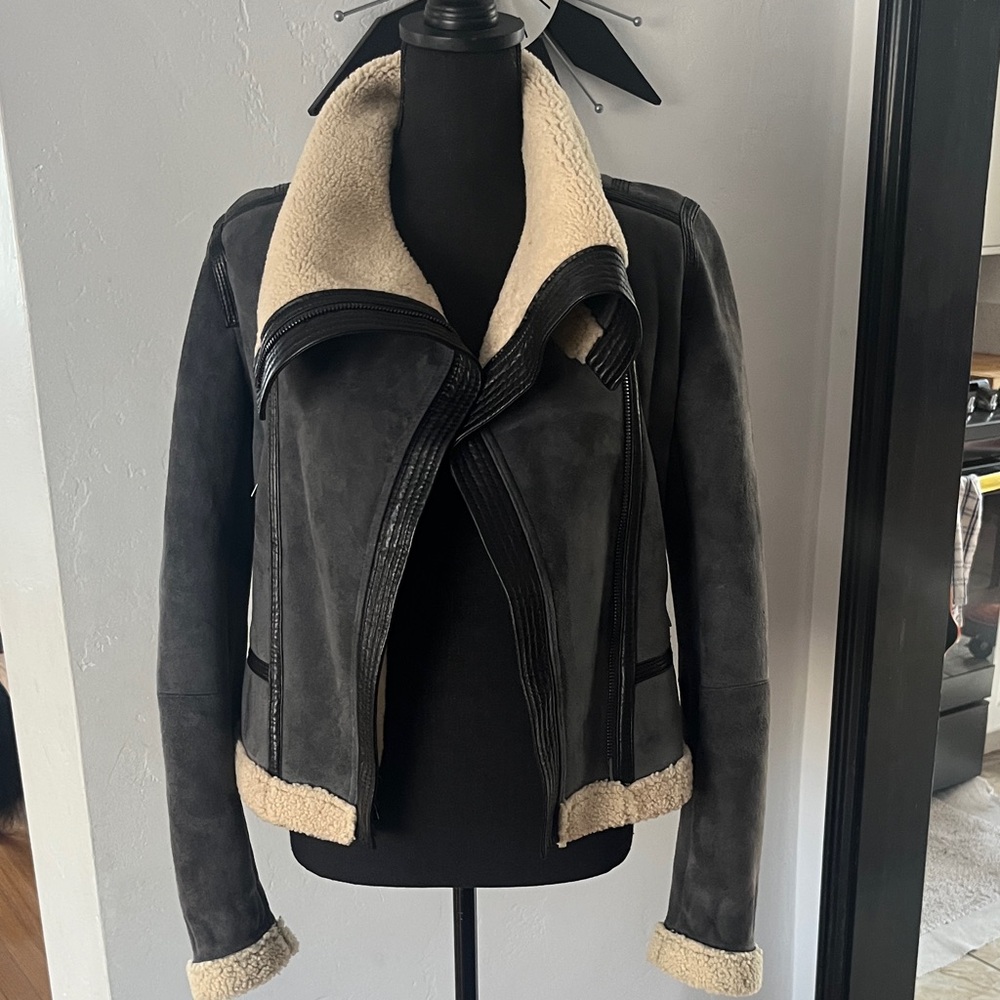 Rare 100% sheepskin lamb shearling lined Vince jacket GORGEOUS